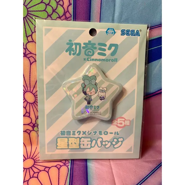 Badge Hatsune Miku x Cinnamoroll - Sega Piapro x Sanrio - Neuf (A)